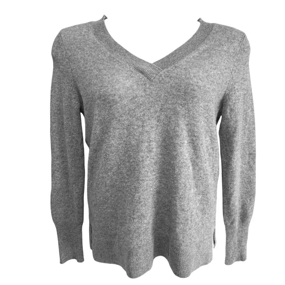 Halogen Cashmere Gray V-Neck Sweater Womens Size M Soft and Cozy